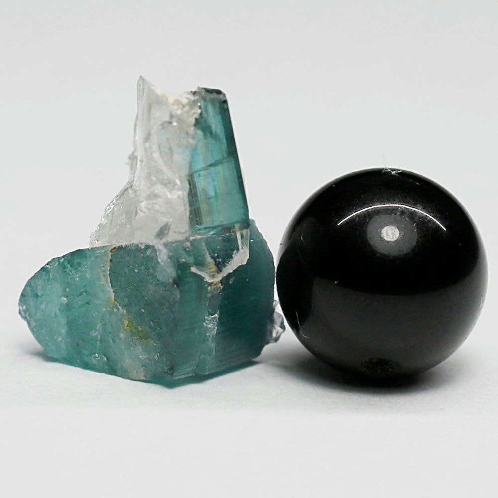 希少]インディゴブルートルマリン結晶原石/水晶共生（インディゴライト