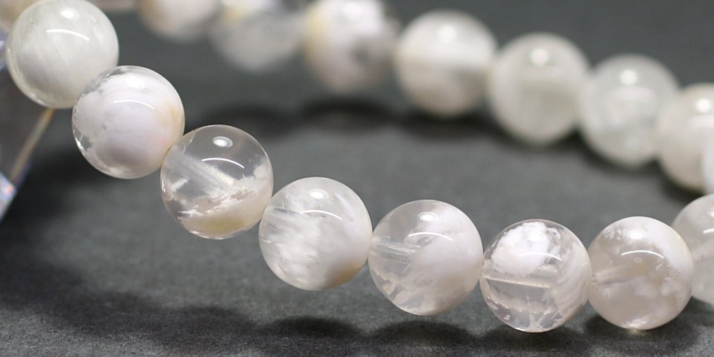 マダガスカル産]セリサイトインクォーツブレスレット（約9mm玉