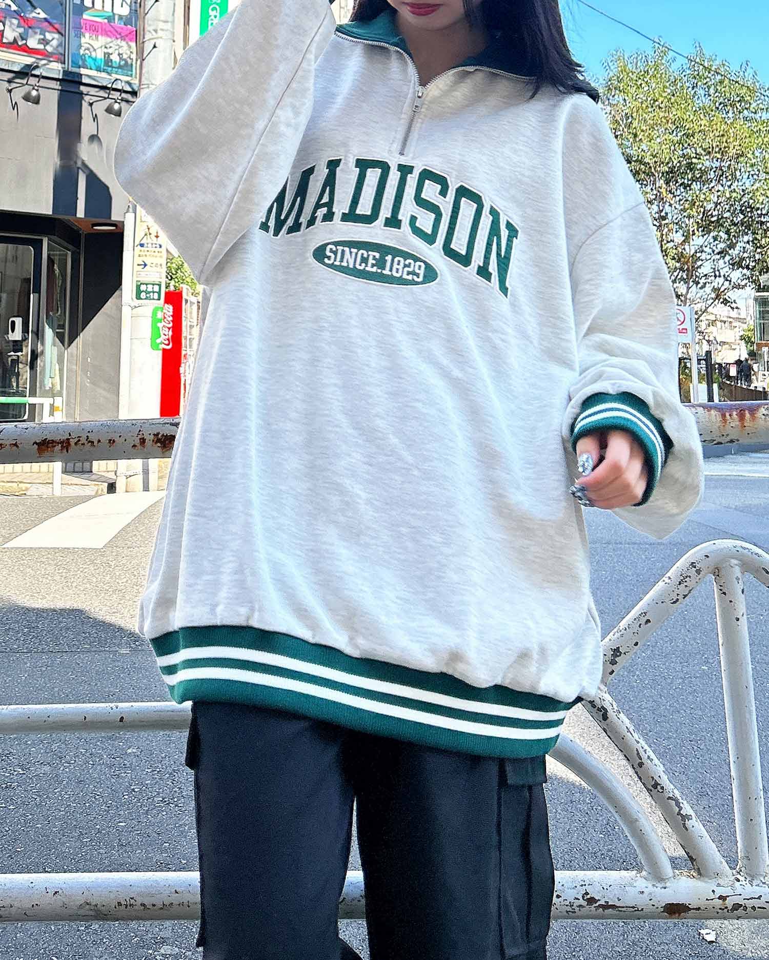 ハーフZIP配色ライン入りカレッジロゴスウェットトップス｜INGNI