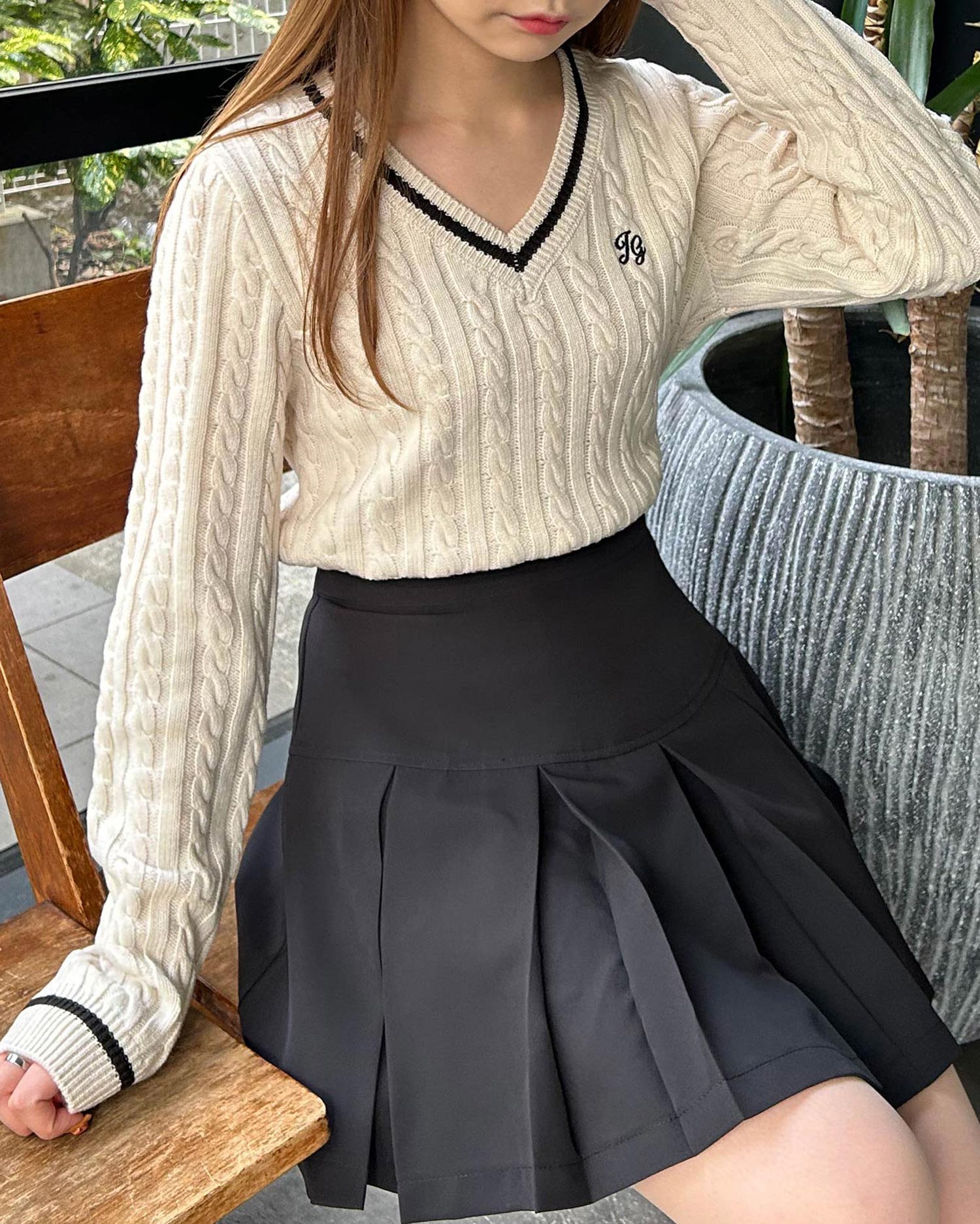 胸刺しゅうVネックチルデンケーブルニット｜INGNI(イング) 公式通販