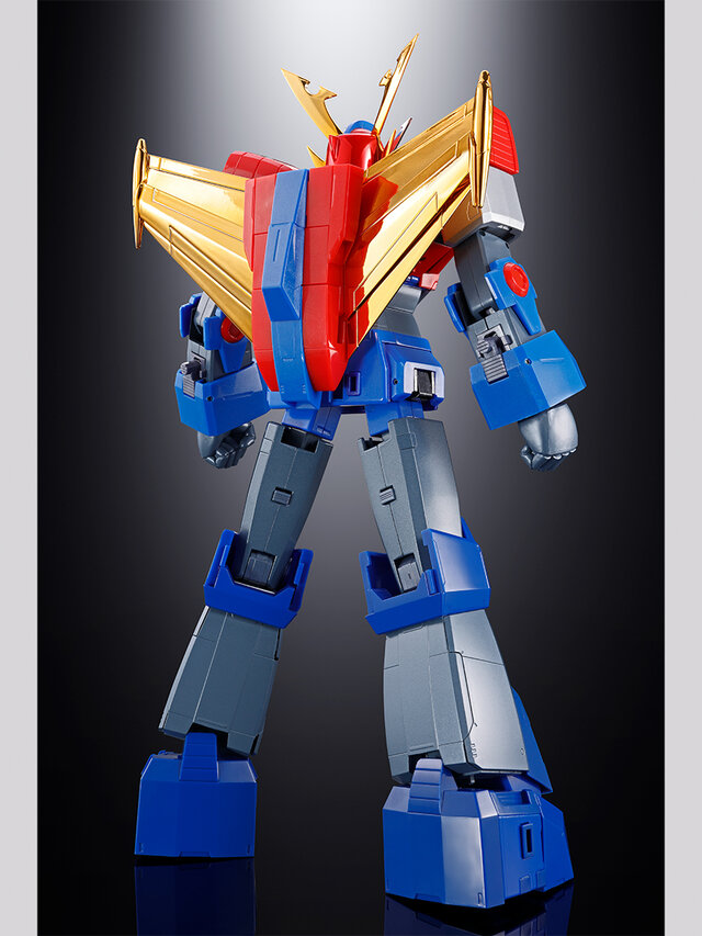 最強ロボ ダイオージャ」45周年記念！兜飾りと翼がゴールドメッキに