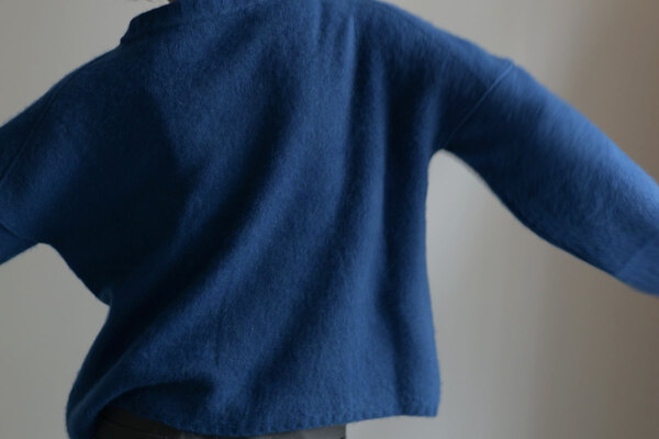 YINDIGO A M / CASHMERE GUERNSEY TOP | INSIDE MY GLASS DOORS