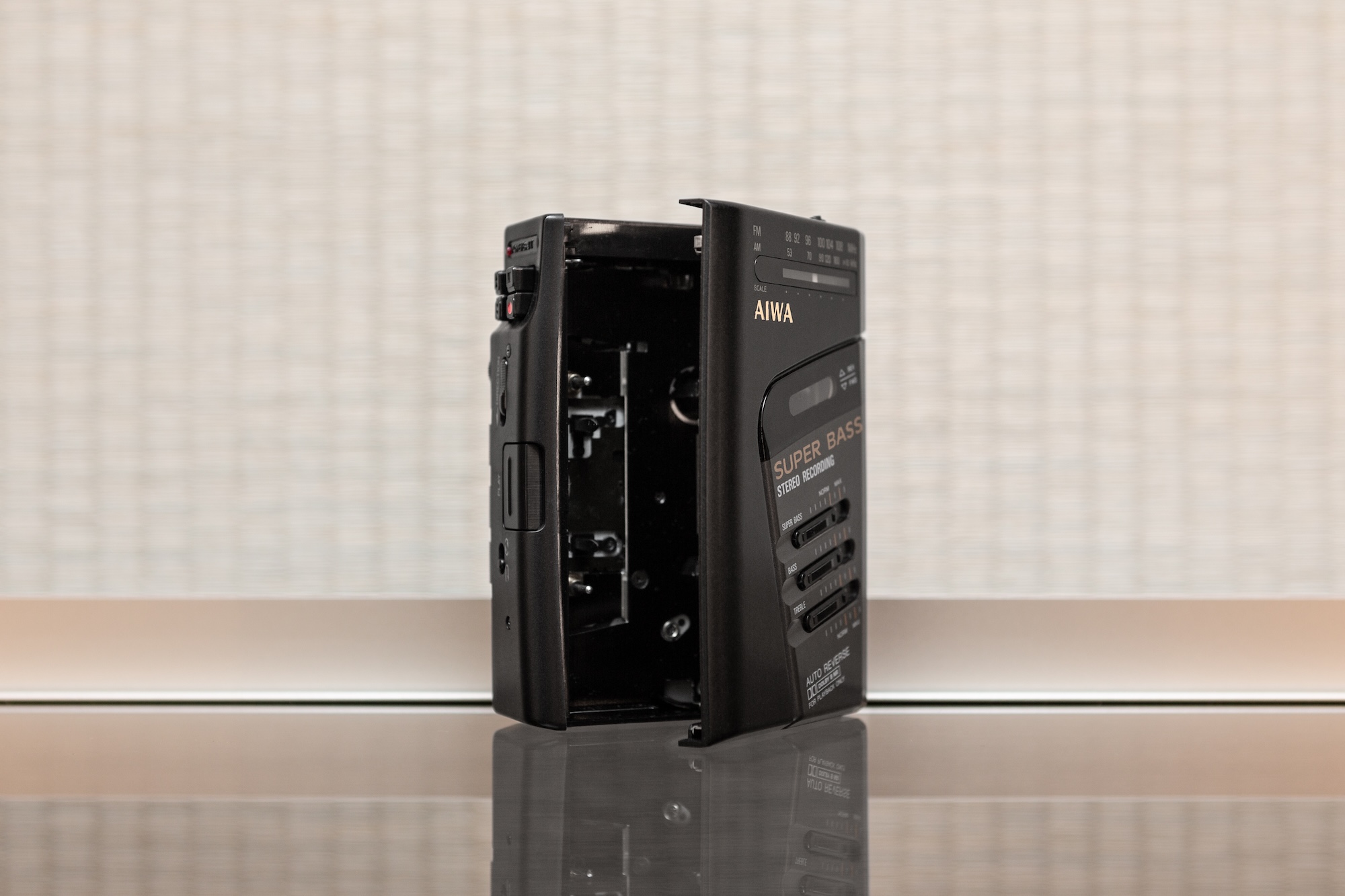 AIWA HIGH-END WALKMAN HS-J320 STEREO RADIO CASSETTE RECORDER