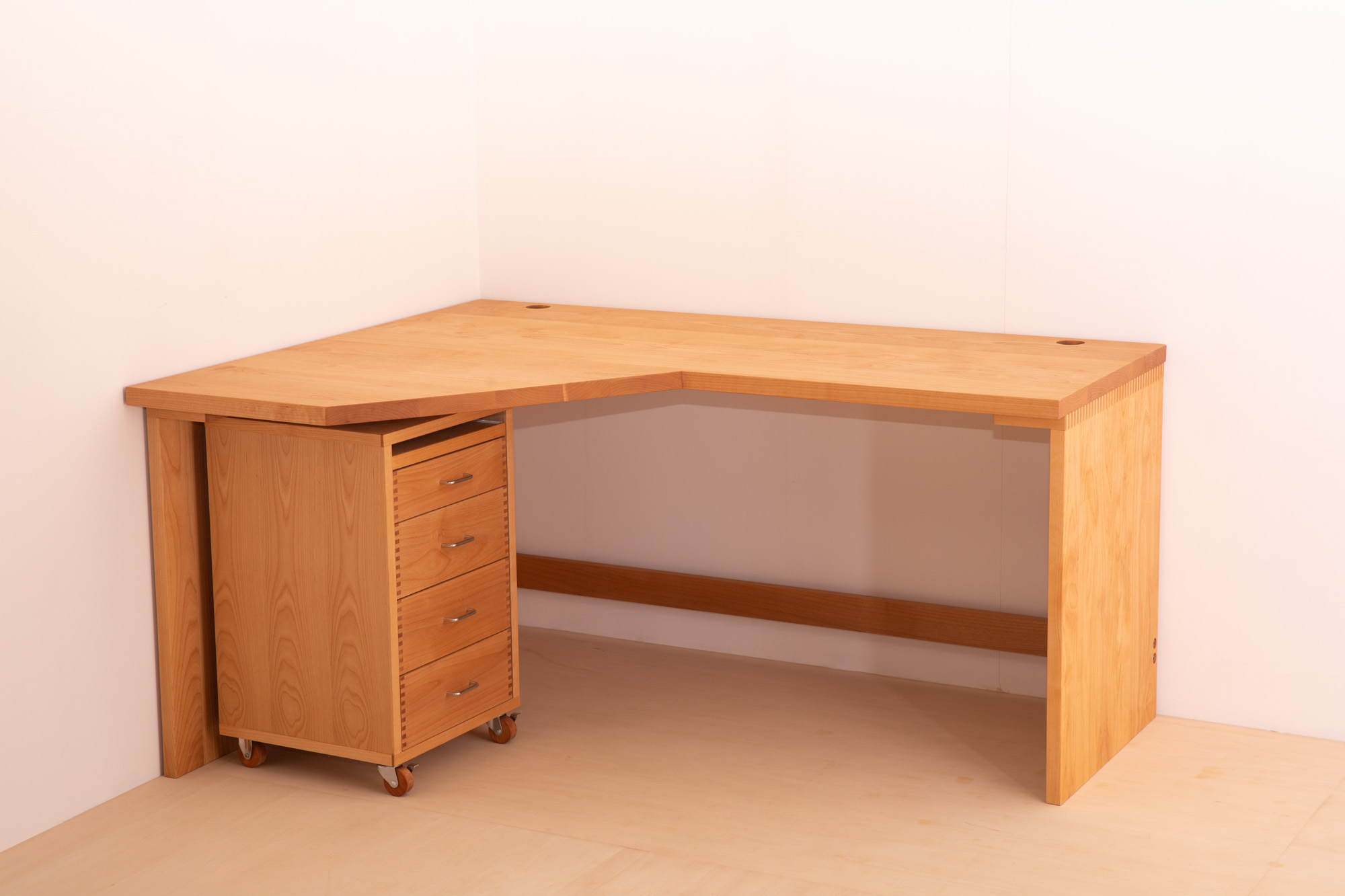 書斎のコーナーデスク｜ikususu FURNITURE｜無垢材家具・オーダー家具