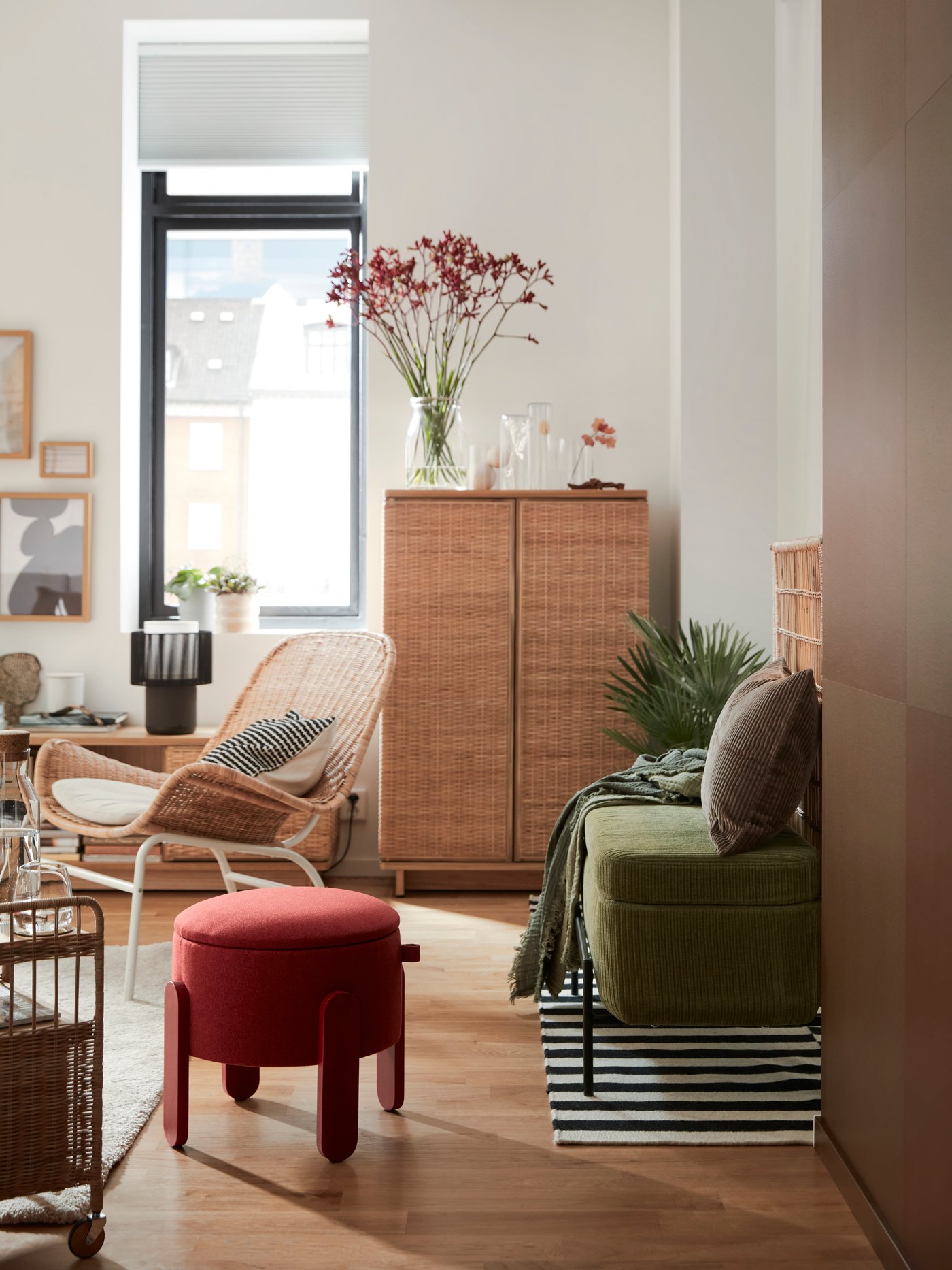 籐と調和が特徴のモダンなリビングルーム｜IKEA【公式】 - IKEA