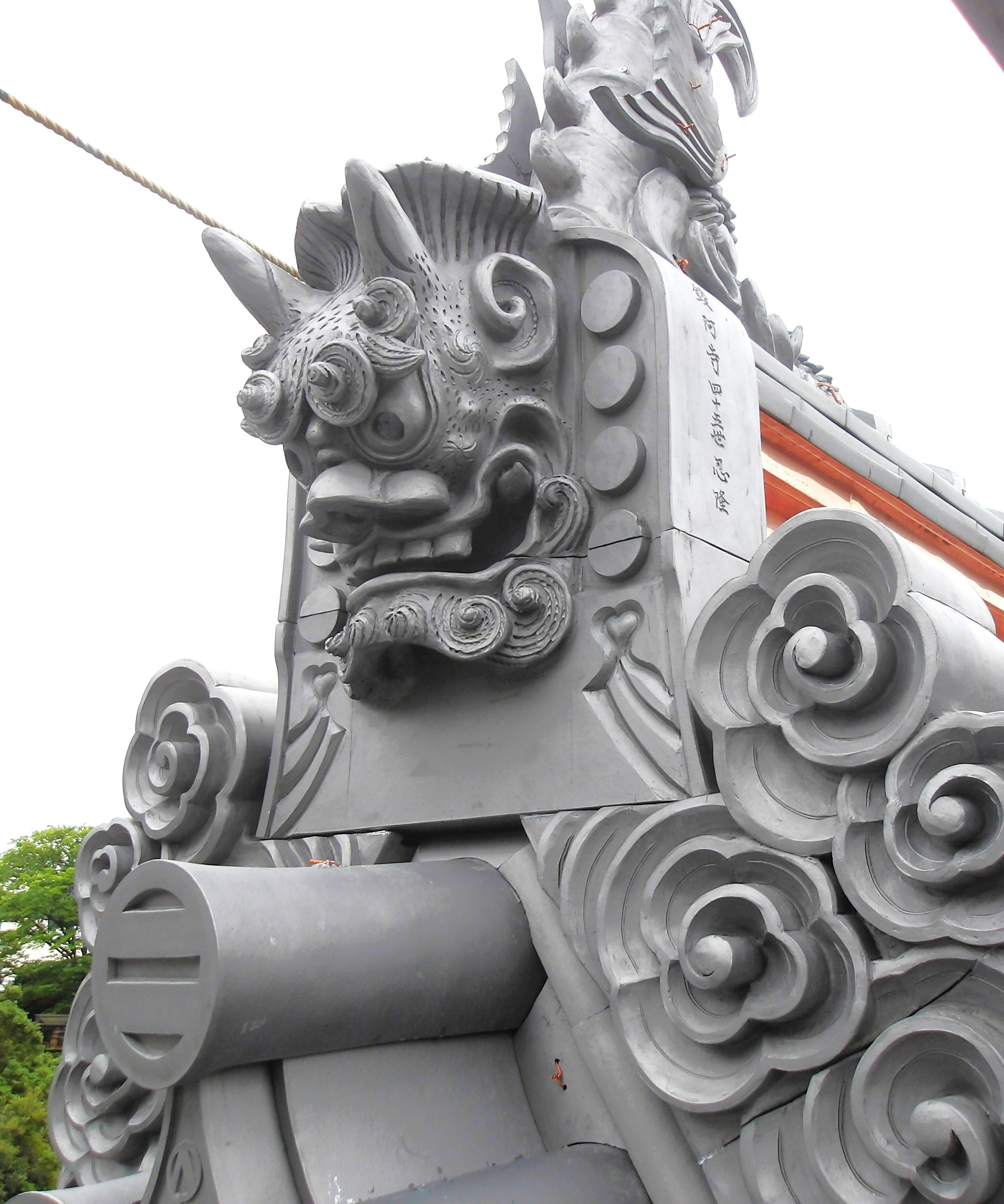 足利市指定文化財の鑁阿寺様中御堂（不動堂 栃木県足利市）の瓦葺きが