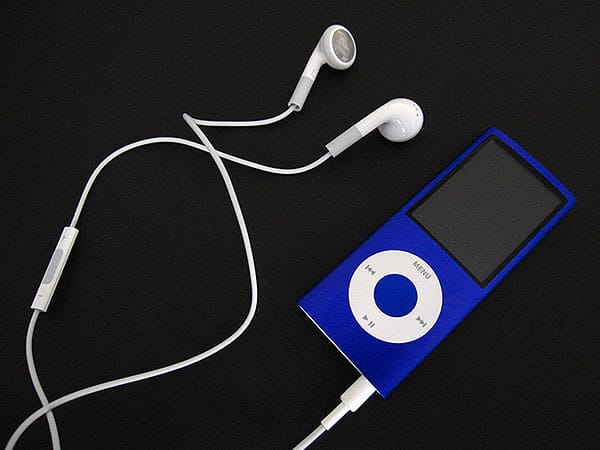 Review: Apple Earphones with Remote and Mic | iLounge