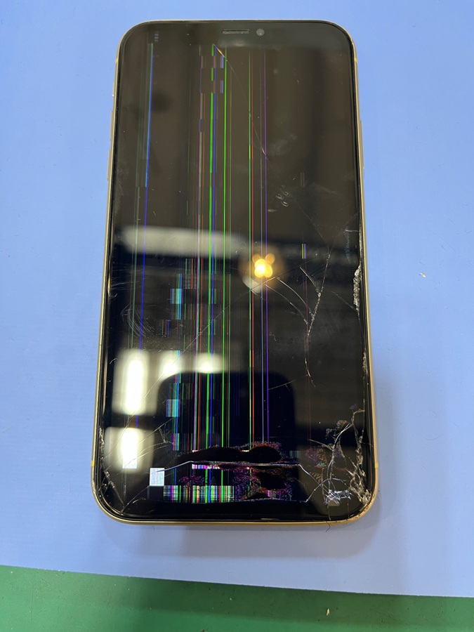 iPhoneXR画面割れ交換のご案内！ | iPhone修理アイサポ 修理事例