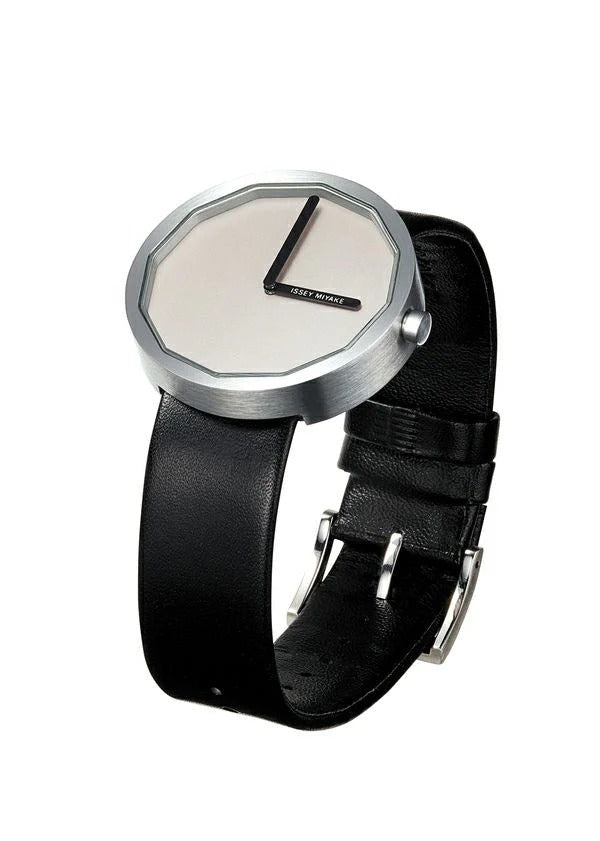 TWELVE Designed by Naoto Fukasawa – isseymiyake.com