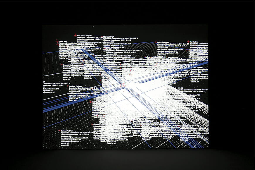 ビジュアルアーティスト・池田亮司による、視覚と聴覚の限界に挑む