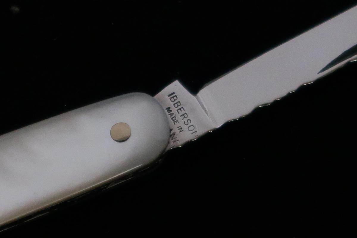 England/Sheffield Vintage Ibberson Pearl Handle 2 blead Knife