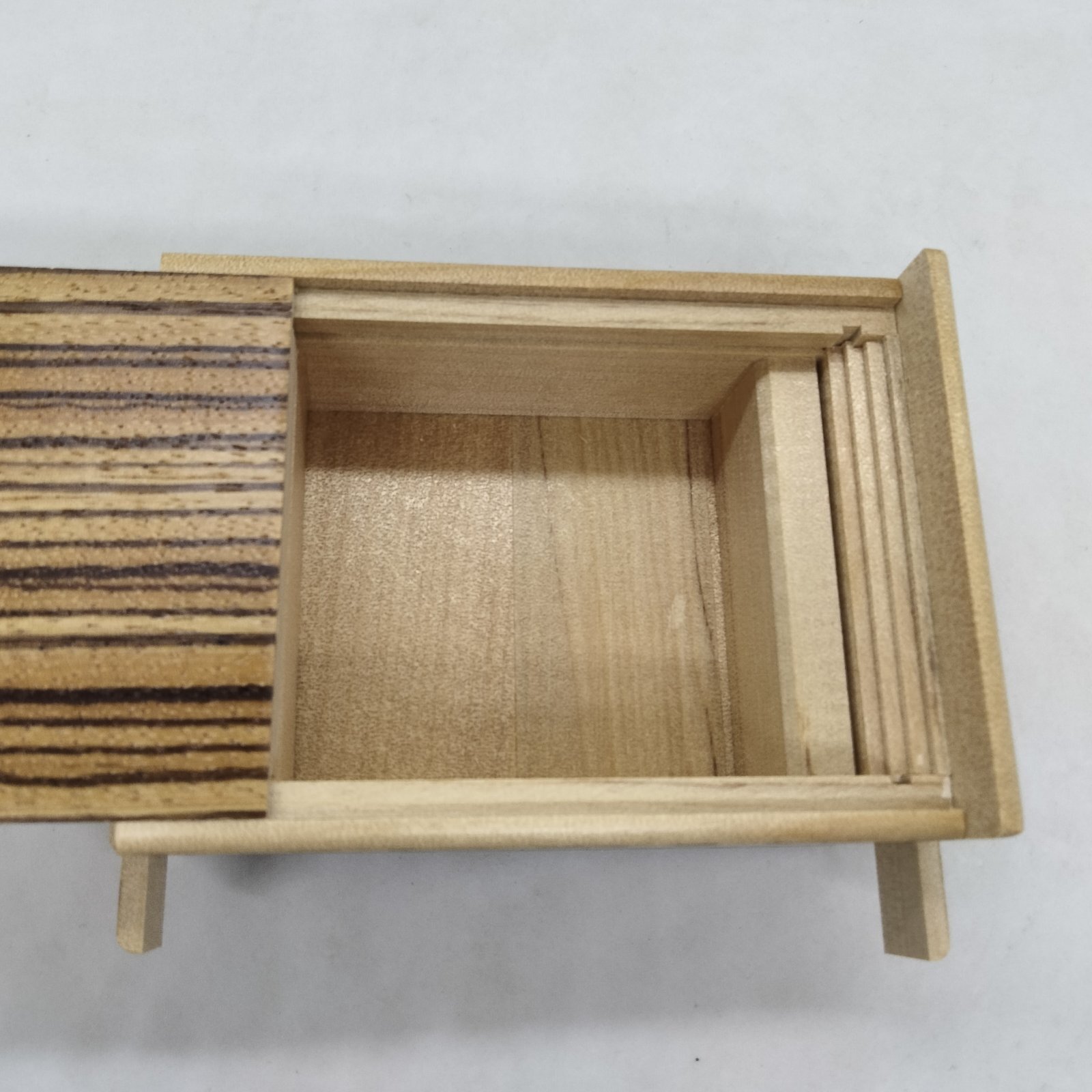27 steps Zebra wood/Ichimatsu 4 sun Japanese puzzle box Himitsu