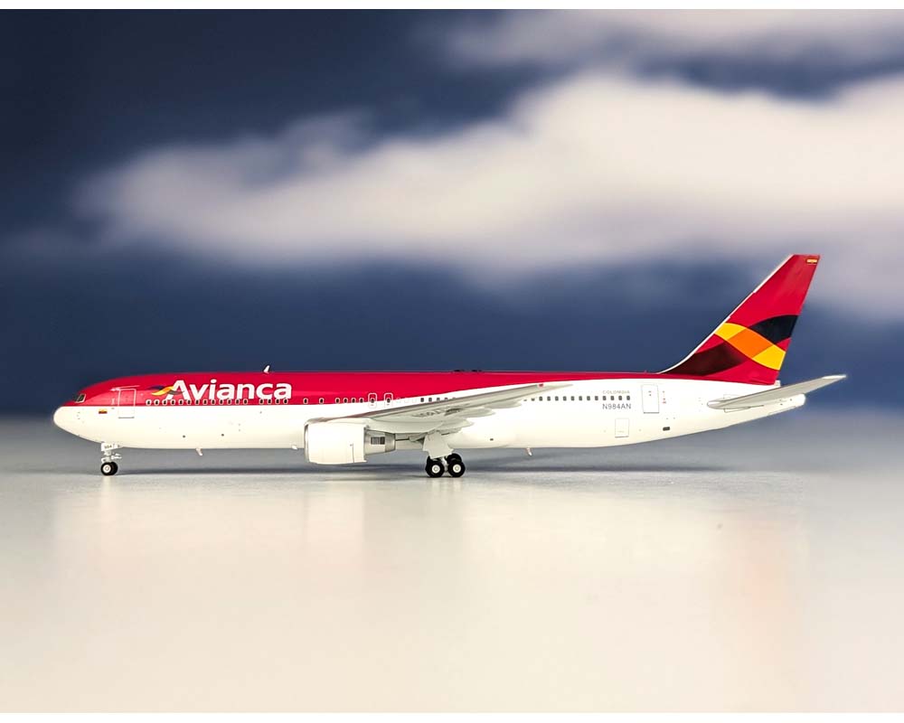 www.JetCollector.com: Avianca B767-300ER N984AN 1:200 Scale