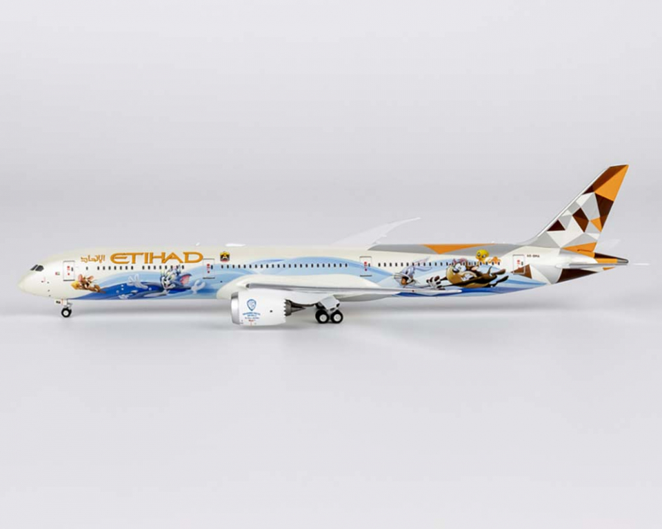 www.JetCollector.com: Etihad B787-10 Warner Bros. World Abu Dhabi