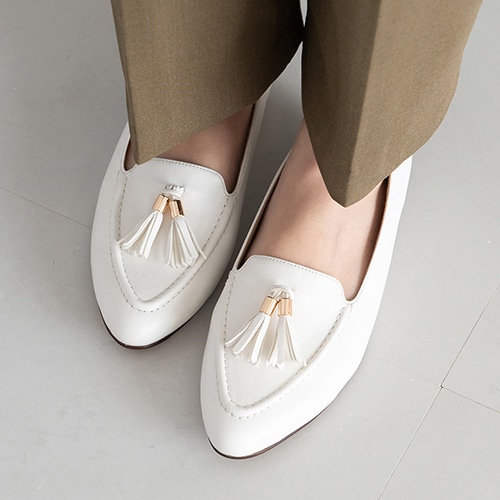 タッセルローファー　オフ白 スリム タッセルローファー （ホワイト スムース） -Emma Francis