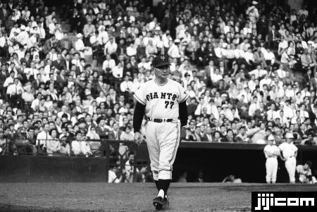 グラウンドの川上哲治…：ON・プロ野球黄金期 なつかしの監督・コーチ