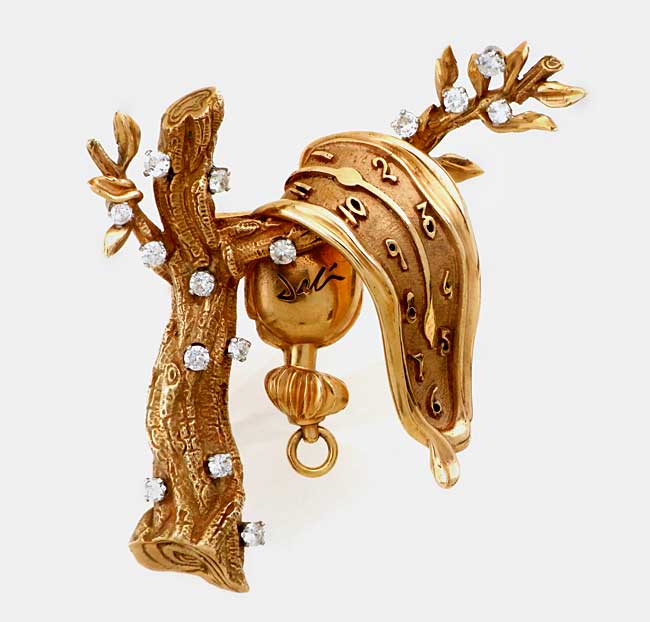 記憶の固執（ピン）」1949年、7.0…：国立新美術館「ダリ展」 写真