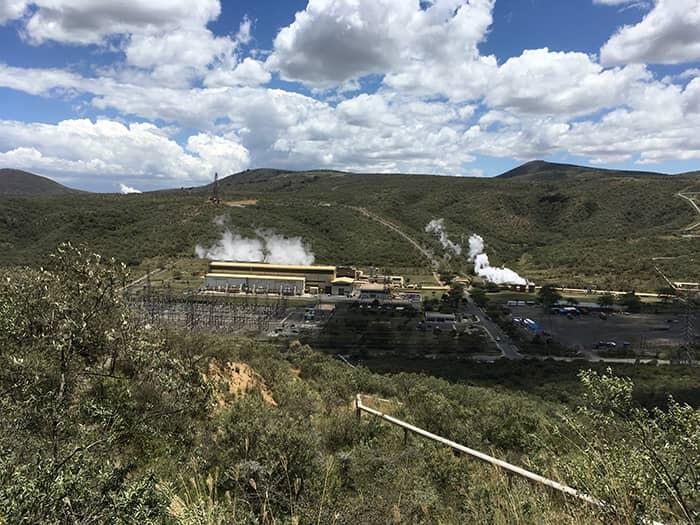 東アフリカ大地溝帯に発達する地熱系の最適開発のための包括的