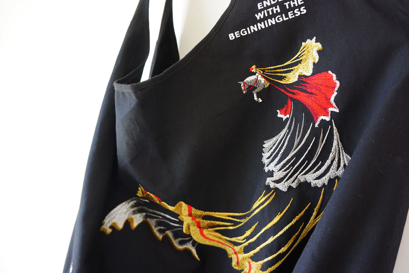 junaida.com » THE ENDLESS WITH THE BEGINNINGLESS 刺繍バッグ