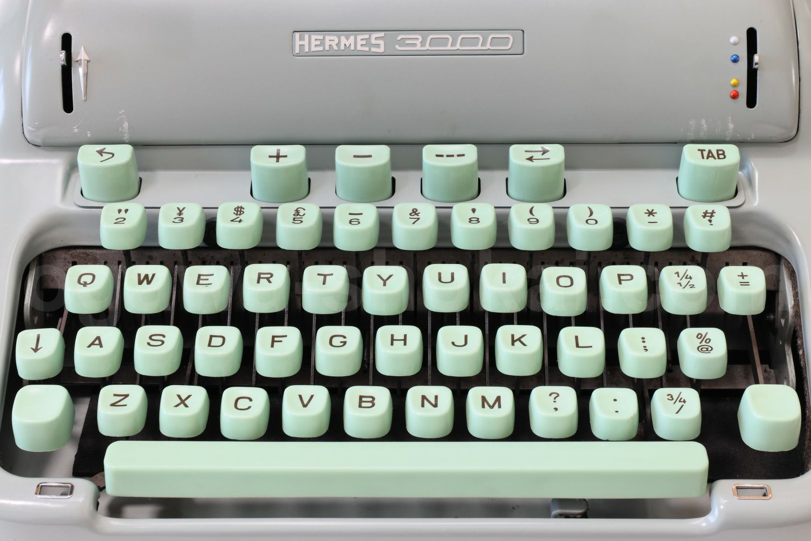 HERMES 3000 中古タイプライター｜タイプライター専門店の尾河商会