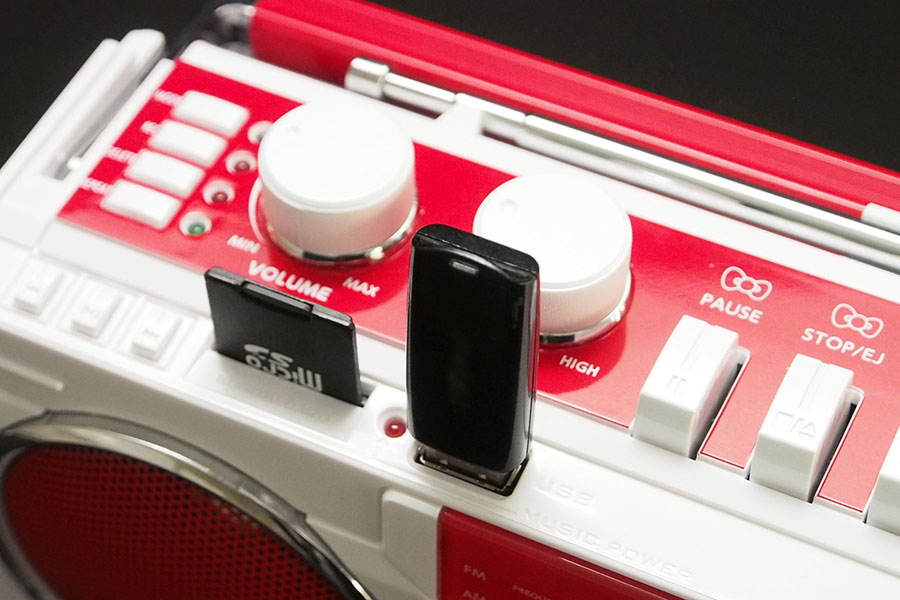 キティデザインの昭和レトロなラジカセ、Z世代からも需要増 | Lmaga.jp