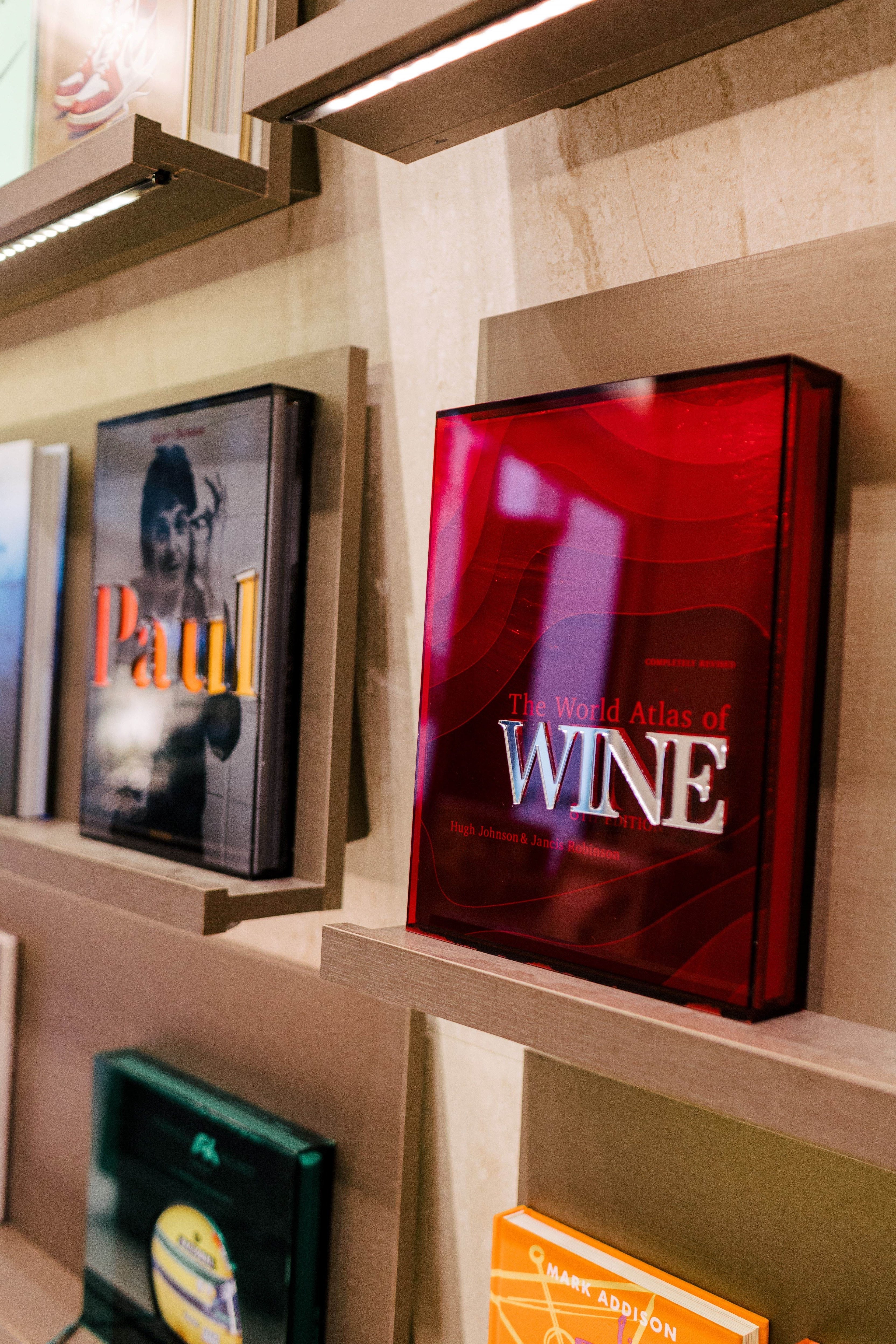 THE WORLD ATLAS OF WINE - 8TH EDITION – LA TOUCHE DE L'ART