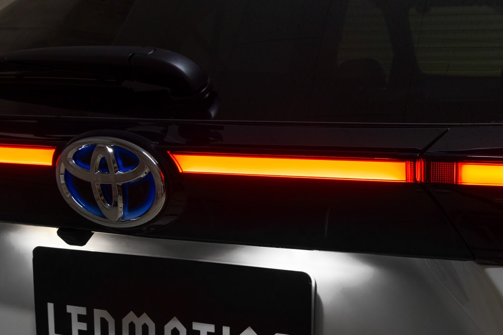 MXPJ10 ヤリスクロス 純正LEDテールランプ延長加工 - LEDMATICS