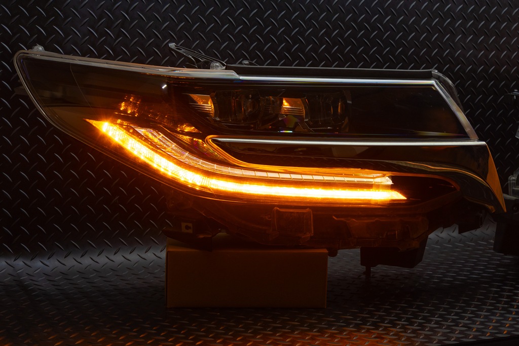 30系アルファード後期 2眼ヘッドライト シーケンシャルウインカーLED