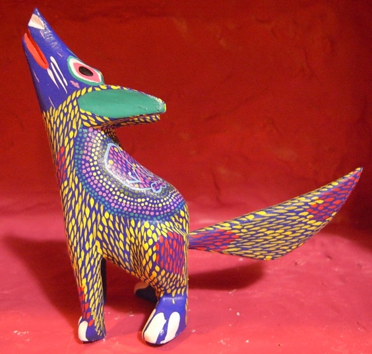 オアハカ・木彫り人形アレブリヘコヨーテ緑・黄中-中南米と世界の輸入