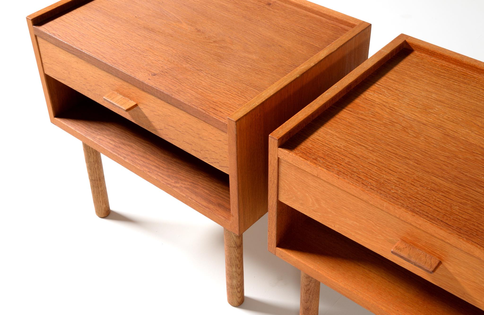 Hans J. Wegner A pair of RY430 Small chest in Oak with oil finish