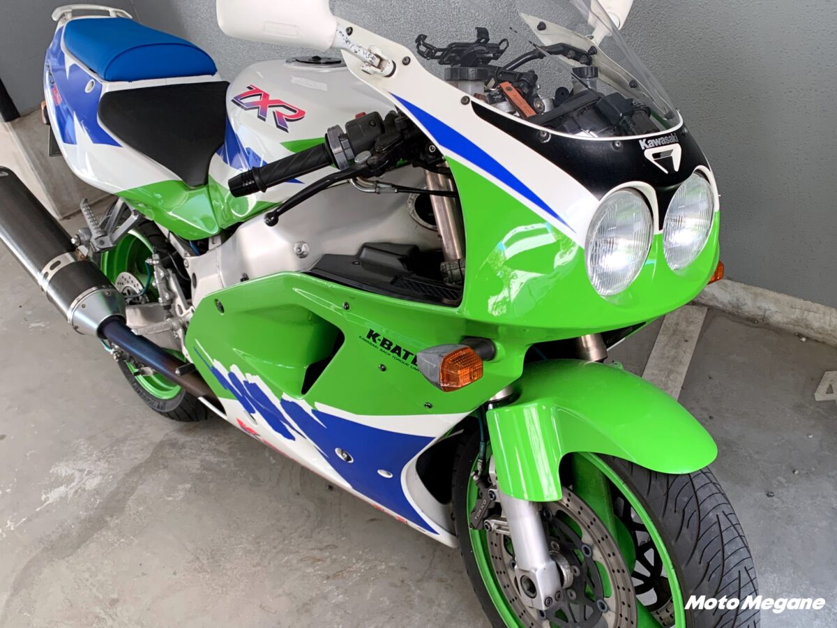 カワサキ初750ccレーサーレプリカ『ZXR750』。シート張替えで90年代の