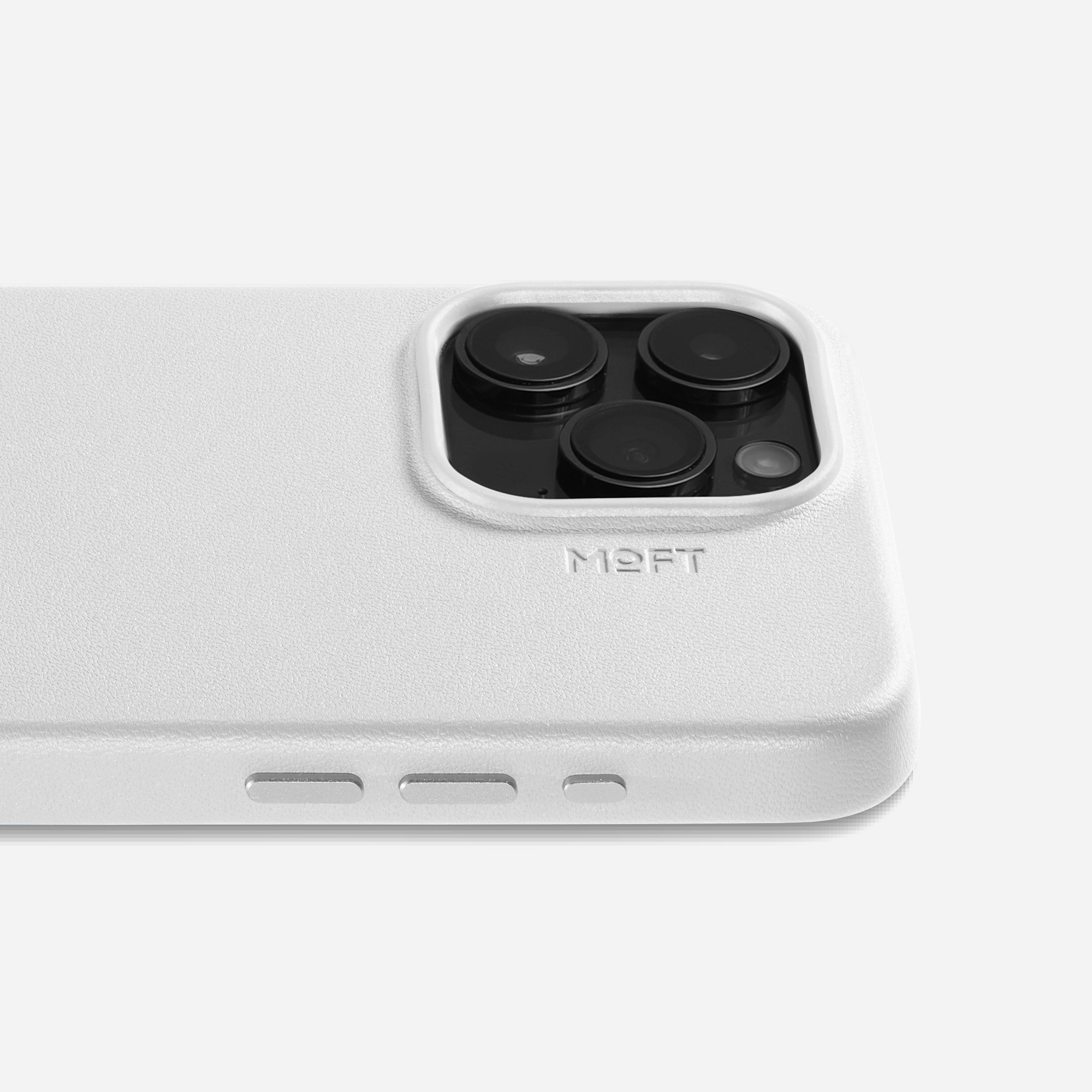 iPhone 15 Pro 128GB MOFT SNAP CASEケース付き。 iPhone 15シリーズ