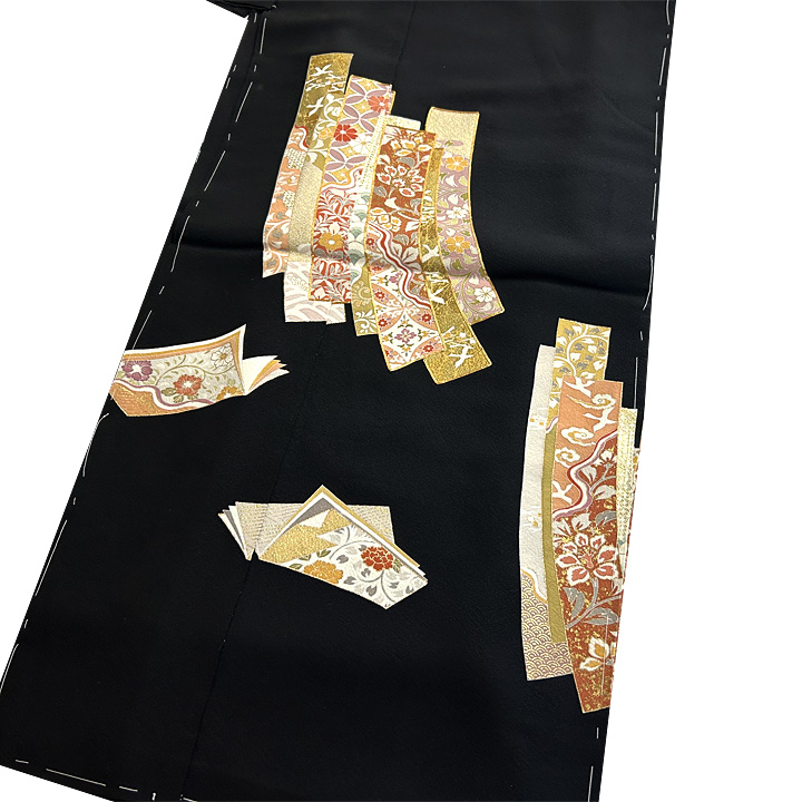 惹き込まれる和の優美さ 金駒刺繍光る黒留袖 惹き込まれる和の優美さ