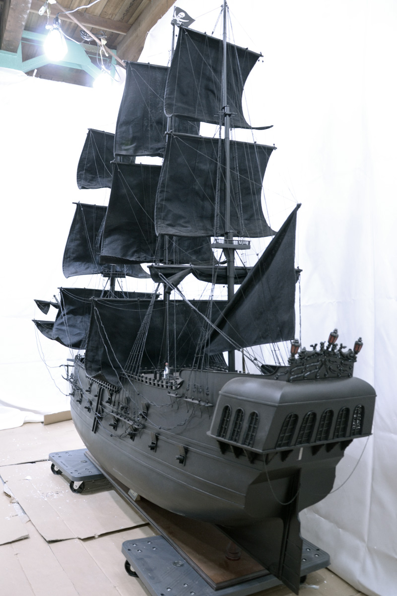 パイレーツ 特大ブラックパール号 | 革ジャンのマックス・ケイディ