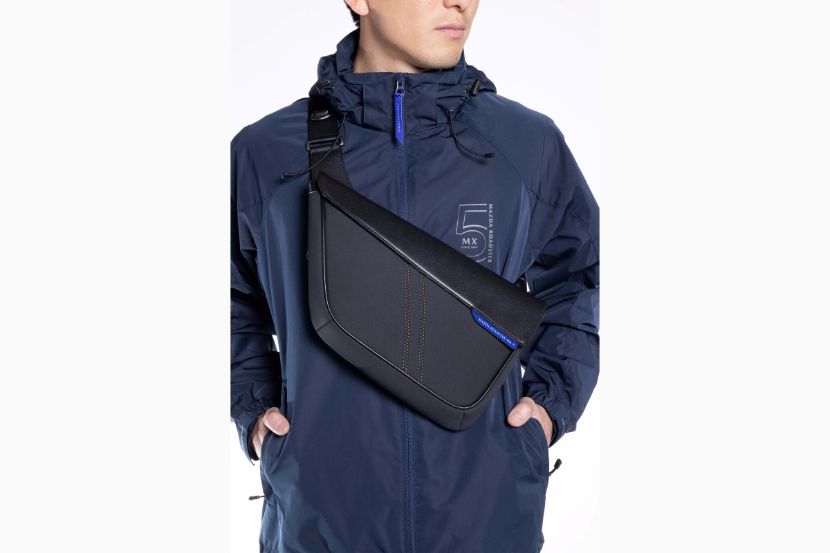 ROADSTER クロスボディバッグ BLACK/BLUE