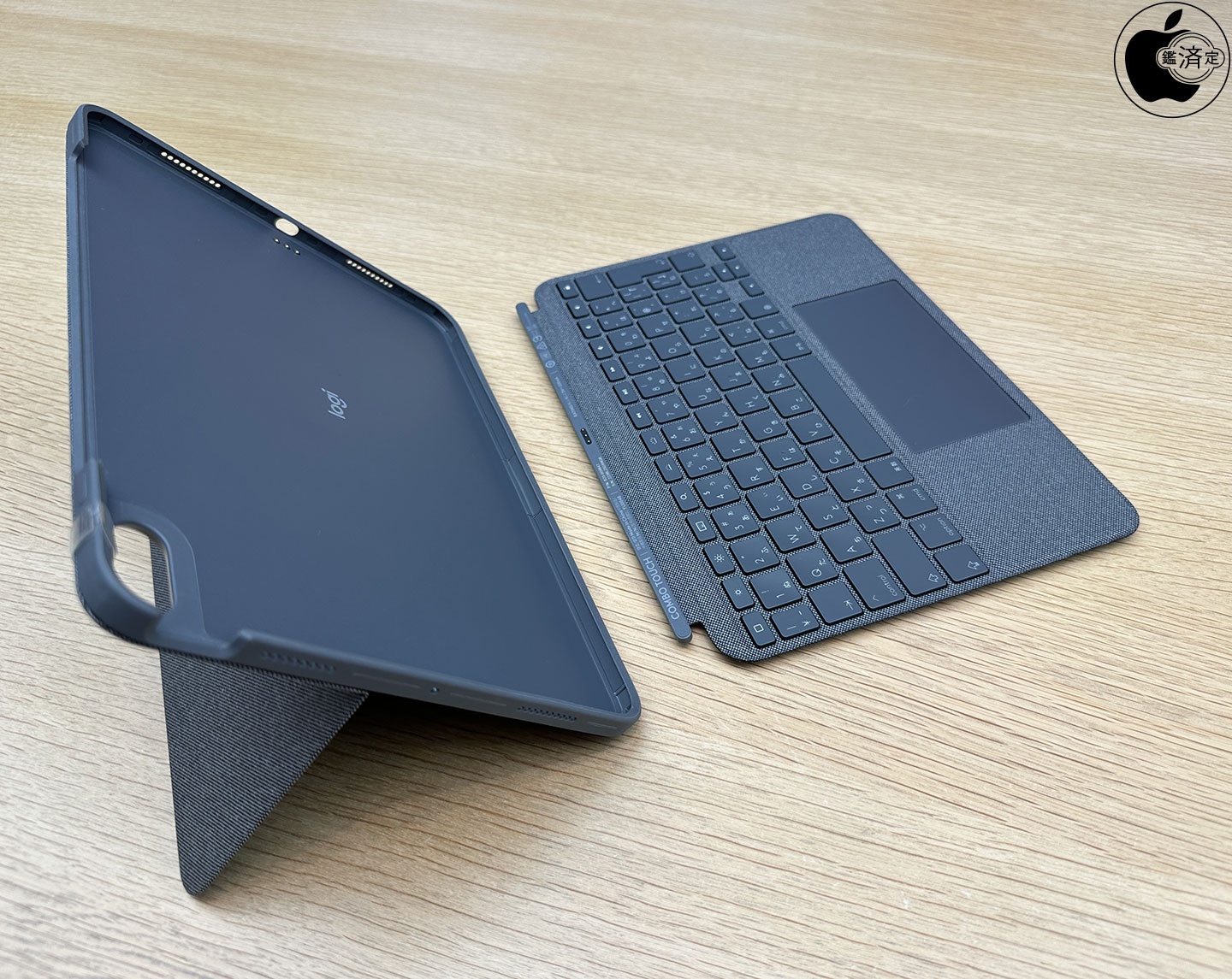 Apple Store、ロジクールのiPad Air (第5世代)用トラックパッド付き