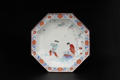 柿右衛門色絵甕割人物文八角皿 | 商品詳細 東洋古陶磁の前坂晴天堂