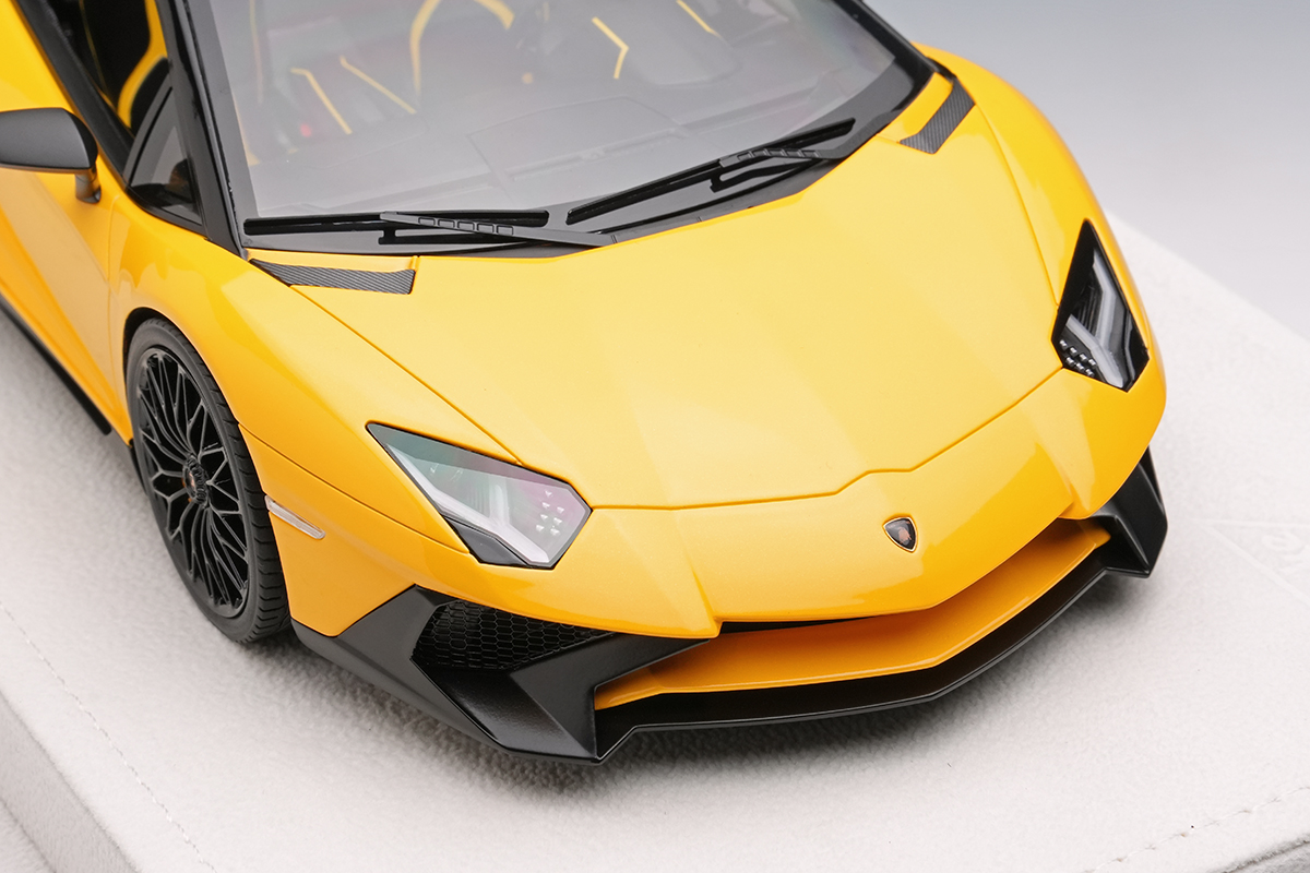 Make Up Co., Ltd. / Lamborghini Aventador LP750-4 SV Roadster 2015