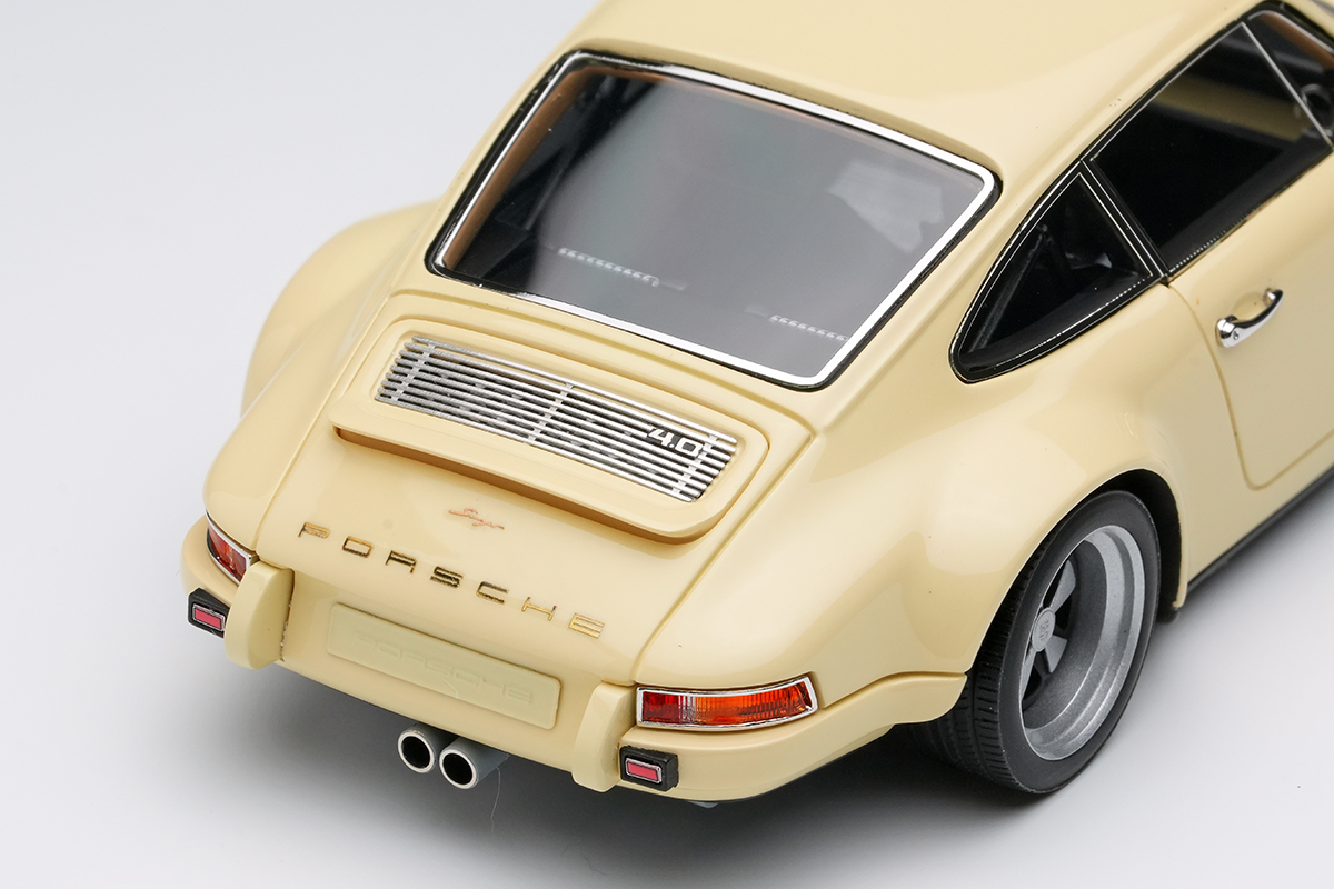 Make Up Co., Ltd. / Singer 911 (964) Coupe