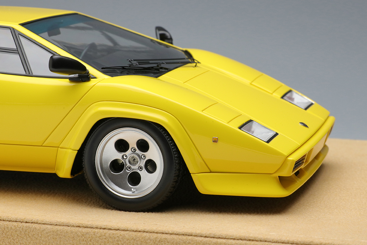 Make Up Co., Ltd. / Lamborghini Countach LP5000S 1982 with Rear Wing
