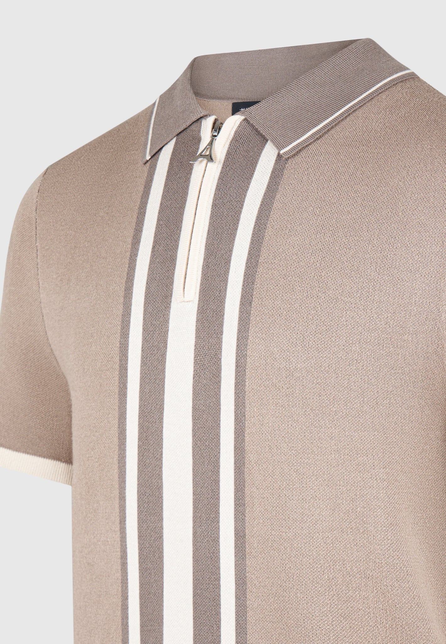 Contrast Border Knit Zip Polo Shirt - Taupe | Manière De Voir