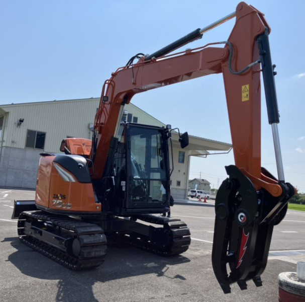 日立油圧ショベル 「ZX75US-7」 新車納車させていただきました