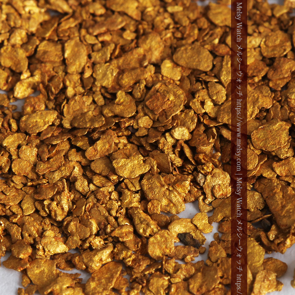 3.11gの小さな砂金・薄片金とやや粒の大きな自然金4点（販売済み