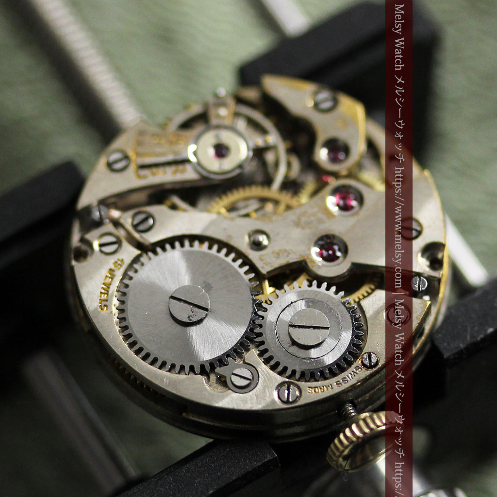 英国ベンソン 樽型の金無垢アンティーク腕時計 【1946年頃】