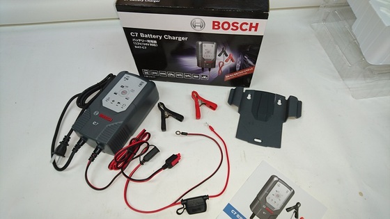 BOSCH バッテリーチャージャー C7