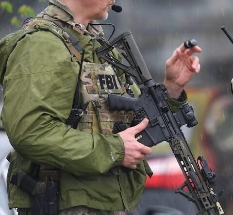 MWSを使ってFBIが使用するグリーンのパーツが特徴的なM4 HRT仕様のSBR