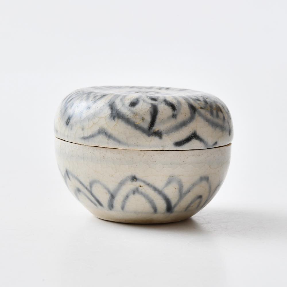 安南（ベトナム） 染付草花文合子（香合） ｜ みんげい おくむら