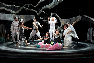 半神」15年ぶり再演…韓日の芸術劇場が共同制作