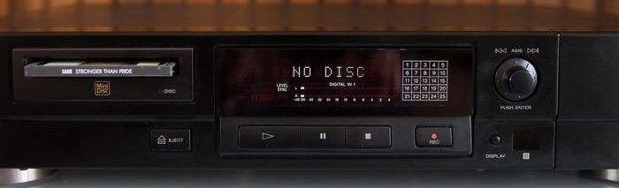 Sony MDS-501 [MiniDisc Wiki]