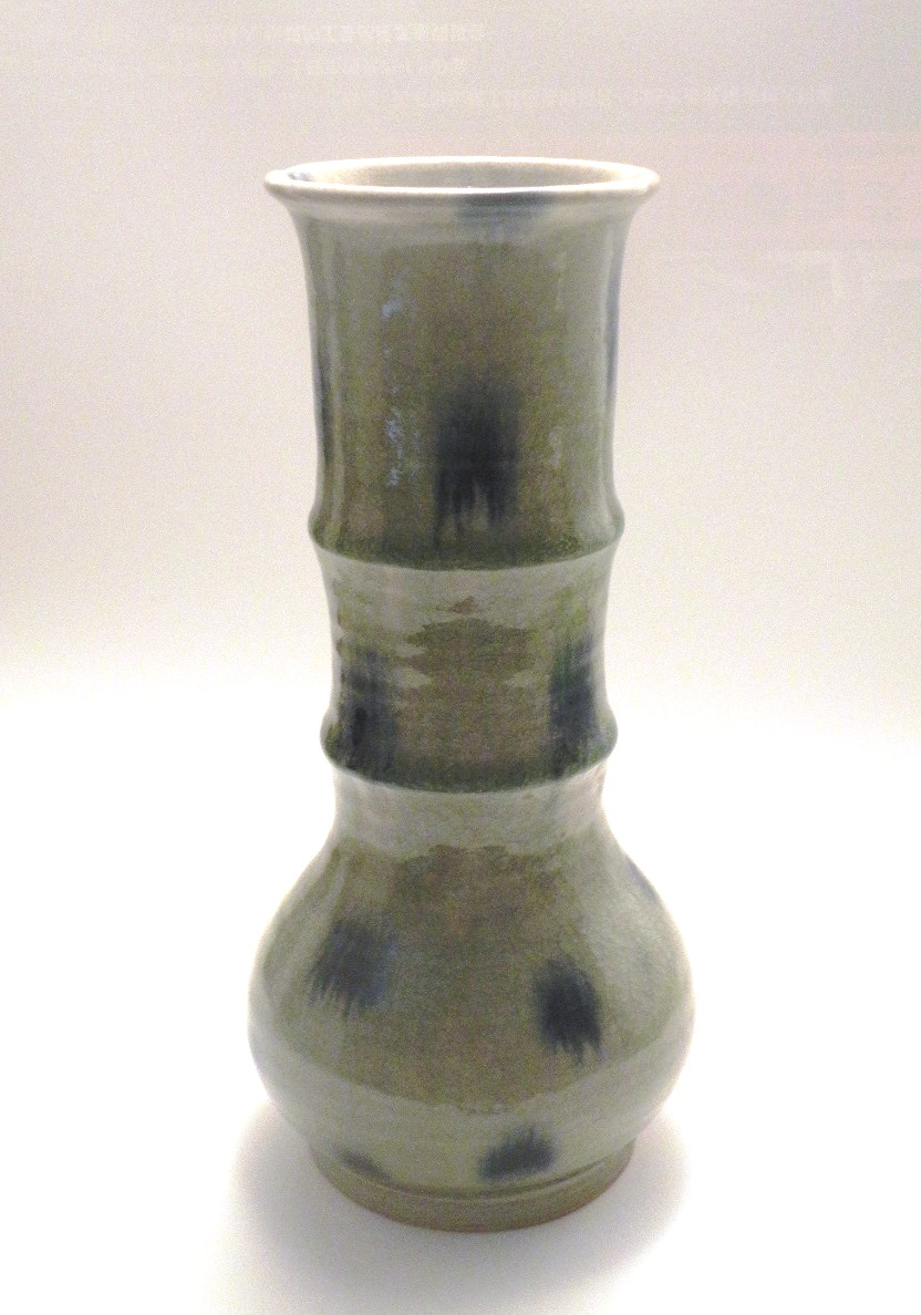 美濃焼伝統工芸品協同組合 | 御深井花入